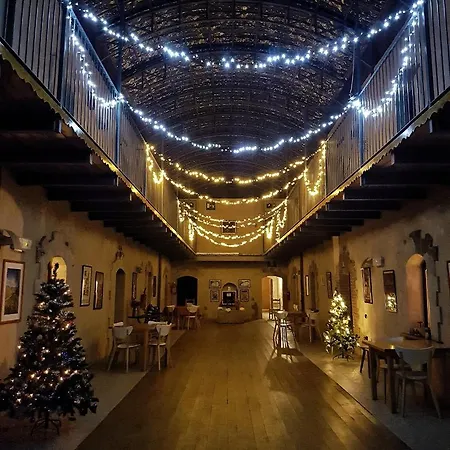 Di Machaby Хостел *